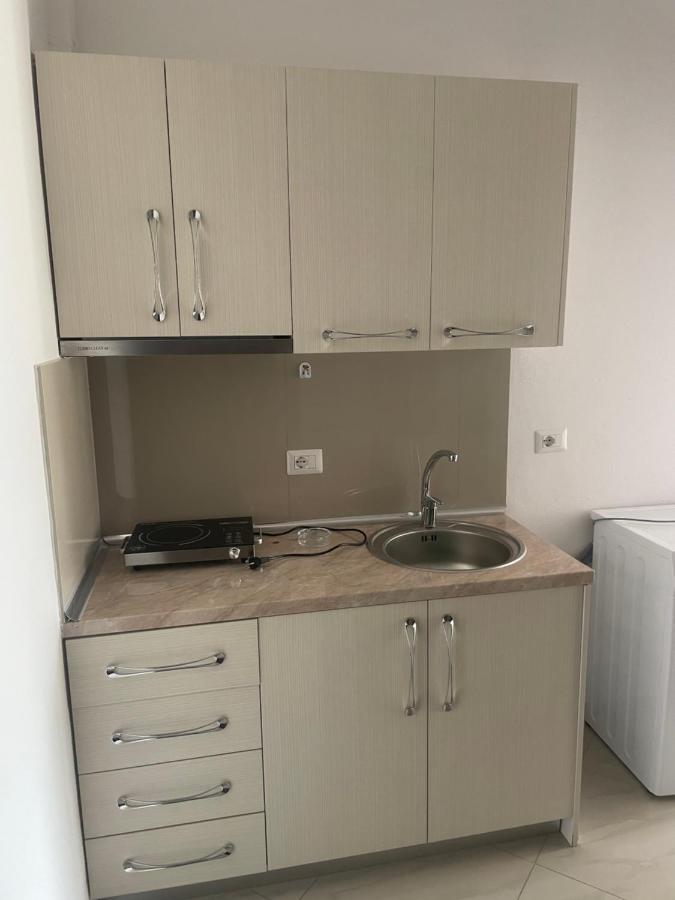 Xhulio Apartments Sarande Exterior photo